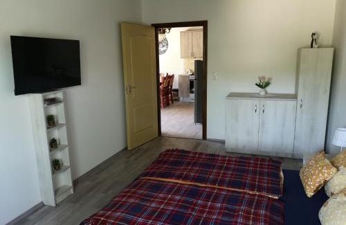 Sarvar Apartamento | Ezüstfenyő Vendégház