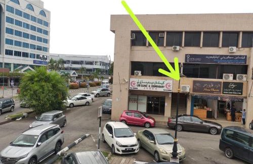 Gadong Hotel | EZ Cabins