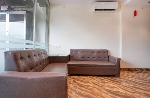 Dharavi Hotel | Fabexpress Embassy Suites