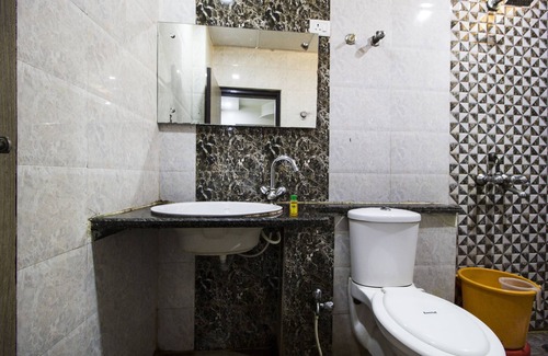 Santacruz West Hotel | Fabhotel Cruz Royale