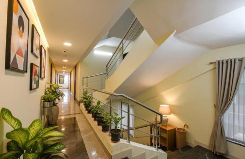 Baner Hotel | FabHotel Gargi Inn - Near Balewadi Stadium