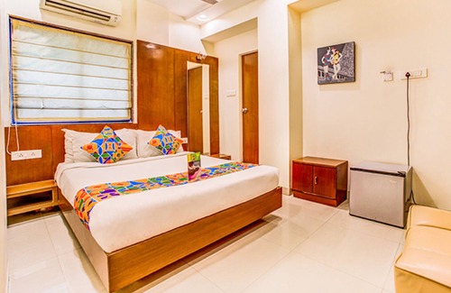 Nagpur Hotel | Fabhotel Loharkar Family