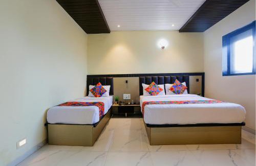 Dharavi Hotel | FabHotel Prime Land - Nr BKC
