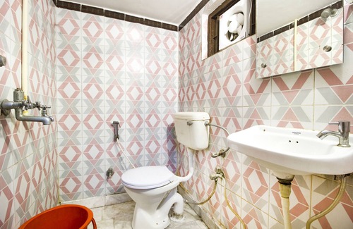 Kodaikanal Hotel | Fabhotel Rajathi Holiday Peak