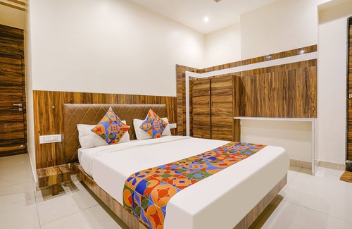 Bhayandar East Hotel | Fabhotel Silver Cloud