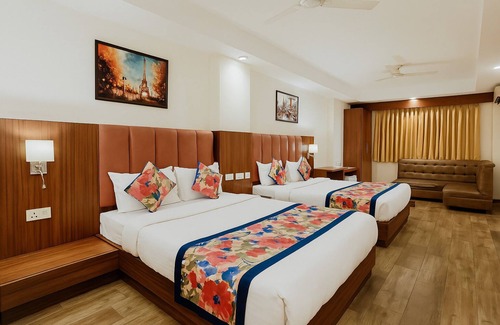 New Delhi Hotel | Fabhotel The Kailash Dev