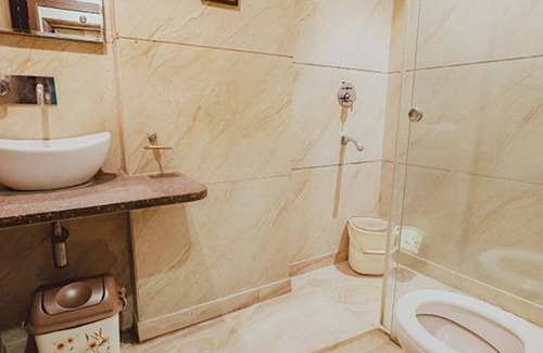 New Delhi Hotel | Fabhotel The Kailash Dev