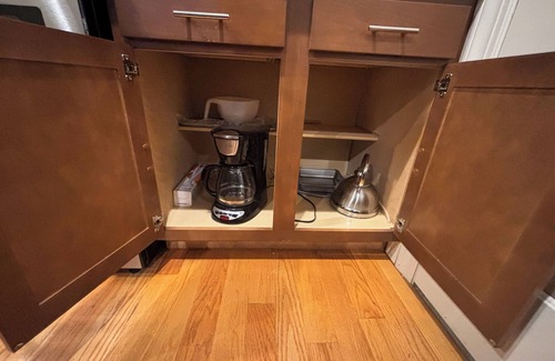 Albany Apartamento | Spacious 1 BR apt in converted industrial building. 1 block from Washington Park