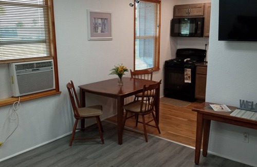 Hitchcock Casa | Fair Haven on Highland Bayou