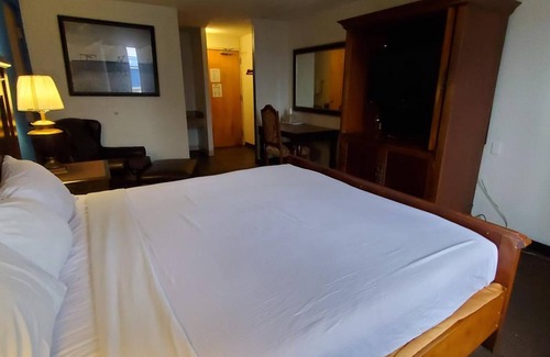Indianapolis Hotel | FairBridge Inn Express Indianapolis South