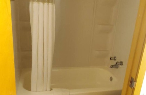 Indianapolis Hotel | FairBridge Inn Express Indianapolis South