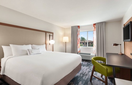 Visalia Hotel | Fairfield Inn by Marriott Visalia Sequoia