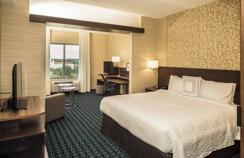McCandless Township Hotel | Fairfield Inn & Suites by Marriott Pittsburgh North/McCandless Crossing