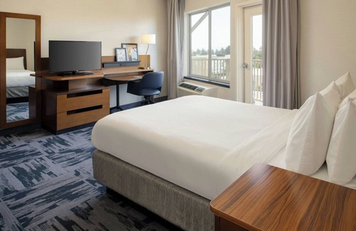 Westside Santa Cruz Hotel | Fairfield Inn & Suites by Marriott Santa Cruz, CA