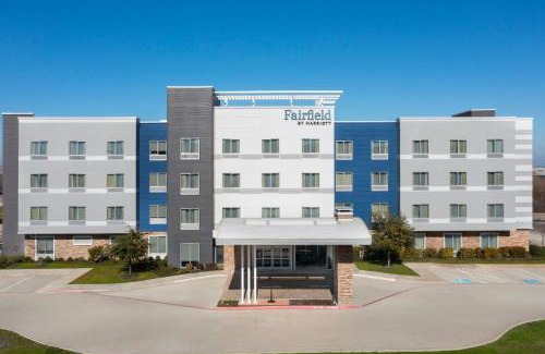 West Dallas Hotel | Fairfield Inn & Suites by Marriott Dallas West/I-30