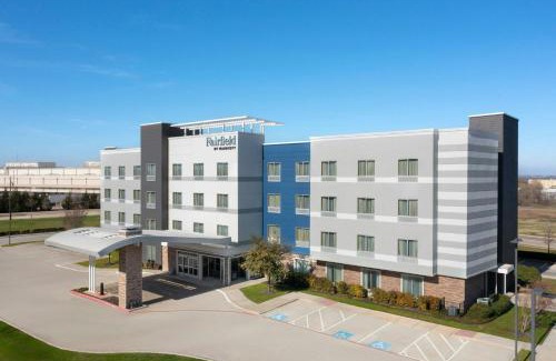 West Dallas Hotel | Fairfield Inn & Suites by Marriott Dallas West/I-30