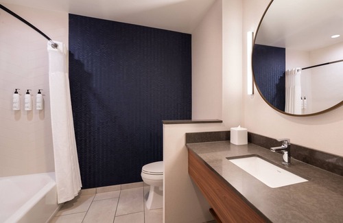 Brooklyn Hotel | Fairfield Inn & Suites by Marriott Cleveland Tiedeman Road