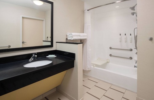 Carver City - Lincoln Gardens Hotel | Fairfield Inn & Suites Tampa Westshore / Airport