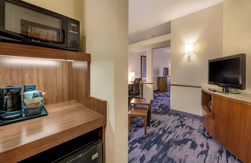 Slippery Rock Hotel | Fairfield Inn & Suites by Marriott Slippery Rock