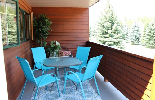 East Kootenay Casa | Fairmont Hot Springs home below the Canadian Rockies, British Columbia CANADA.