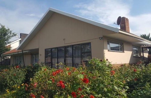 Kempton Park Casa | Fairview Holiday Home-OR Tambo Airport