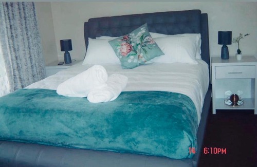 Kempton Park Casa | Fairview Holiday Home-OR Tambo Airport