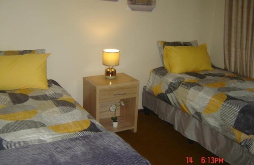 Kempton Park Casa | Fairview Holiday Home-OR Tambo Airport