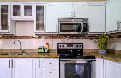 New Kingston Apartamento | Fairview Near AC Hotel Kingston - FIWI