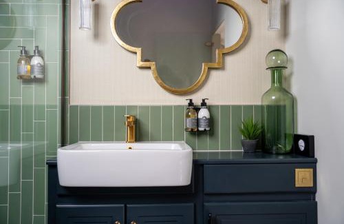 Crynant Hotel | Fairyhill