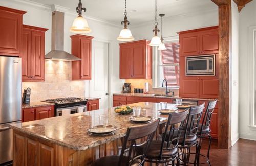 Ventress Casa | False River Waterfront - Pets - Fire Pit - Porch