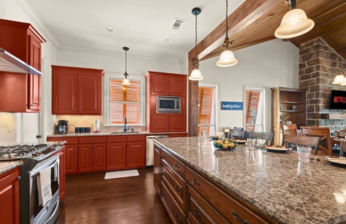 Ventress Casa | False River Waterfront - Pets - Fire Pit - Porch