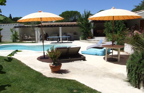 Saint-Mathieu-de-Treviers Villa | Family villa surrounded by a landscaped garden