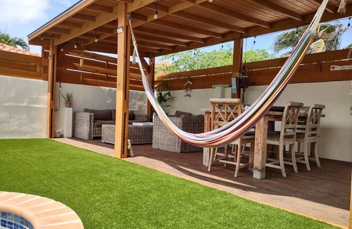 Jaburibari Casa | Familie huis met privé zwembad & jacuzzi stranden en natuur dichtbij Villa