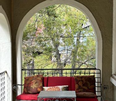 Crestline Heights Casa | Family and Pet friendly Charming Cozy Casita