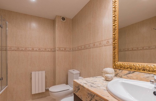 El Baix Guinardo Condominio | Apartamento familiar en el Park Güell con parking. HUTB-010771