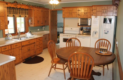 Bay Lake Cabina | Cabina familiar en el hermoso Lago de la Bahía * Cubierta grande junto al lago * Patio grande para juegos