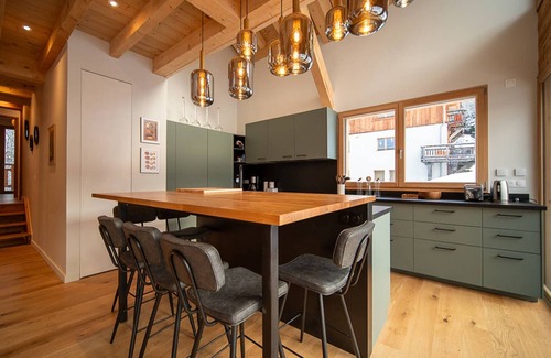 Valmorel Chalet De Esquí | Chalet de lujo, 10 habitaciones, capacidad 24 personas, terraza grande, sala de juegos, garage eléctrico