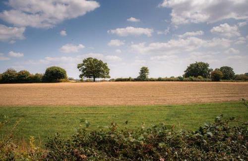 Walsall Casa | Family & Contractors 3 BR Bungalow Cot Garden Netflix Coffee Station