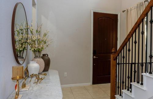 Manchaca Casa | Family Escape - King Size Suites - plus Fast Wifi