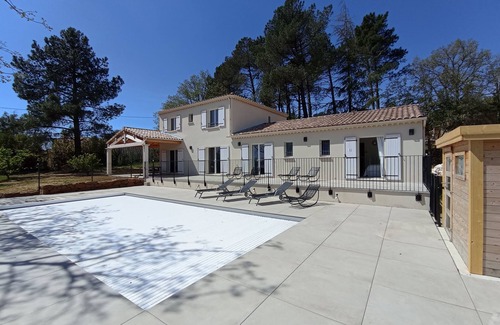 Saint-Julien-de-Peyrolas Casa | Family house on the heights of St Julien de Peyrolas near the Ardeche