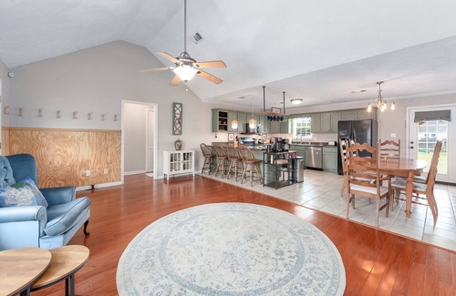 Bells Casa | Family-Friendly 3BR Stay with EV Charger & BBQ