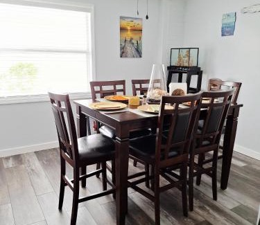 Kenneth City Casa | Family Friendly 3BR Home Sleeps 6 Private Backyard and Free Parking Near St Pete Beach