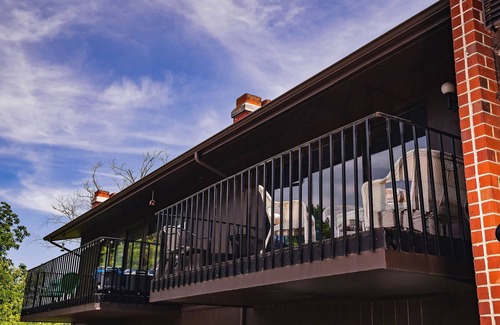 Lake Geneva Condominio | Family friendly Camp themed condo on Lake Como, minutes to downtown Lake Geneva