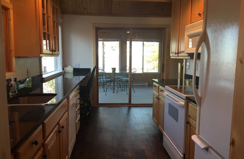 Hayward Cabaña | Cottage para familias w / vistas espectaculares de Round Lake-Hayward, WI