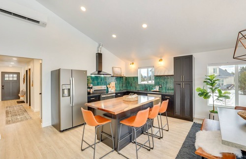 Fir Grove Estates Casa | Family-Friendly Donnelly Home w/ Private Hot Tub!