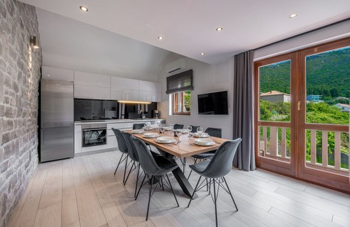 Zaton Casa | Casa de vacaciones con piscina privada climatizada y vistas al mar