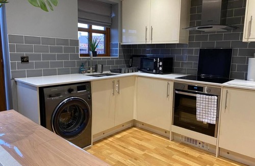 Birdwell Casa | Family Friendly House suitable for contractors as well