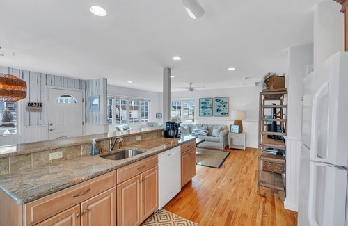 Manasquan Casa | Family friendly house across the street from Beach!