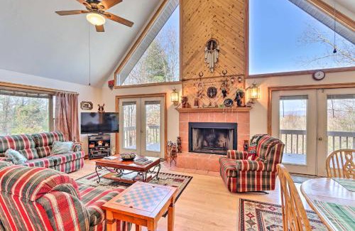Murphy Casa | Family-Friendly Murphy Cabin with Deck and Fire Pit!
