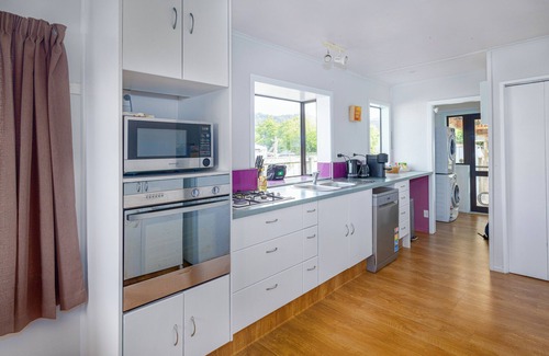 Lynmore Casa | Family Friendly Retreat in Rotorua's Top Suburb